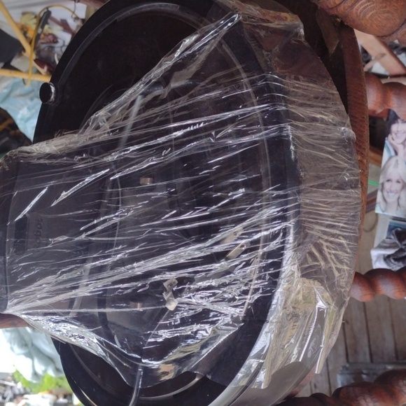 iRobot Roomba Aero Force Vacuum Cleaner - Picture 2 of 3